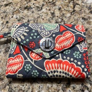 Vera Bradley Smartphone Wristlet Great Condition